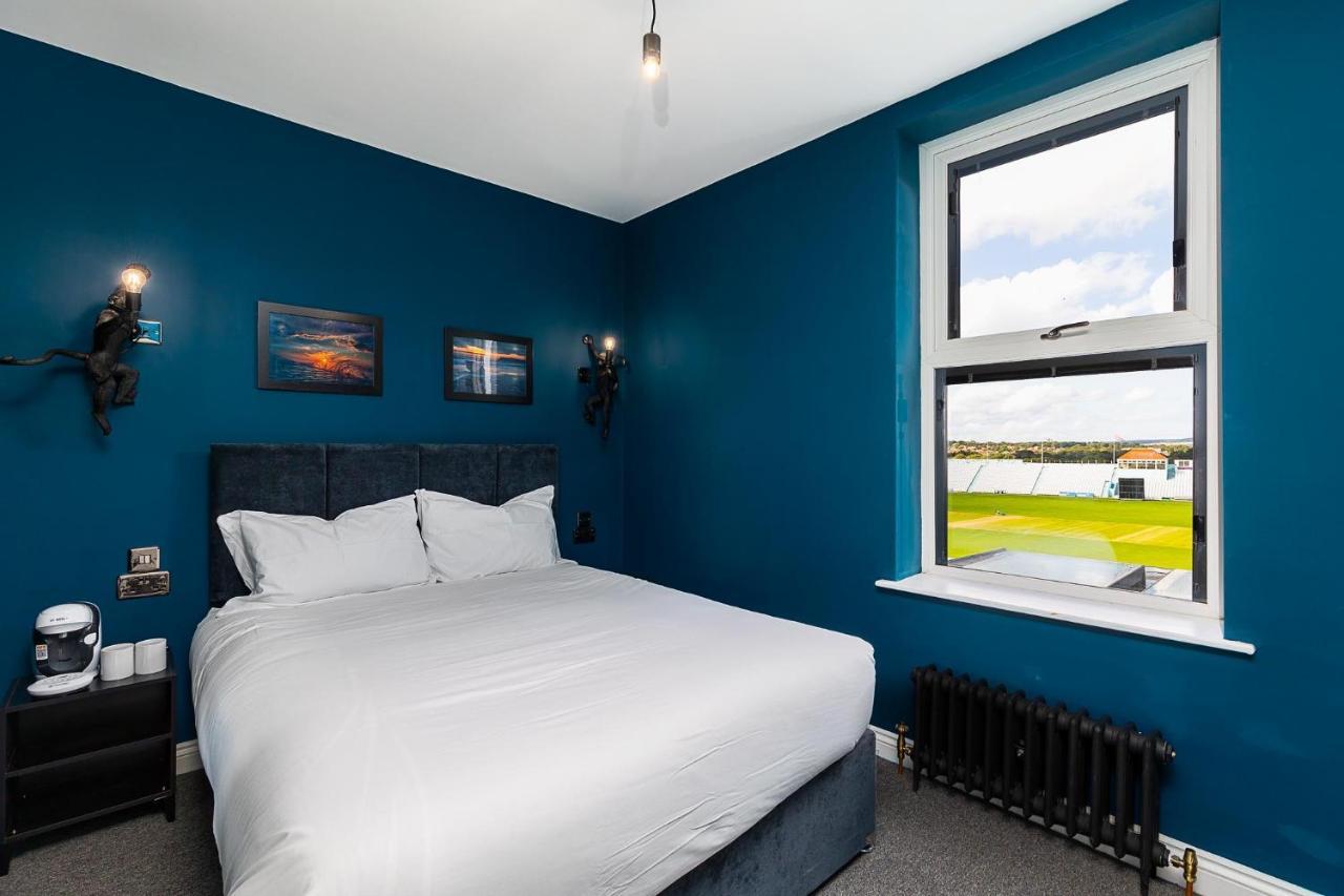23 Trafalgar Square With Hot Tub And Cinema Scarborough Exterior photo